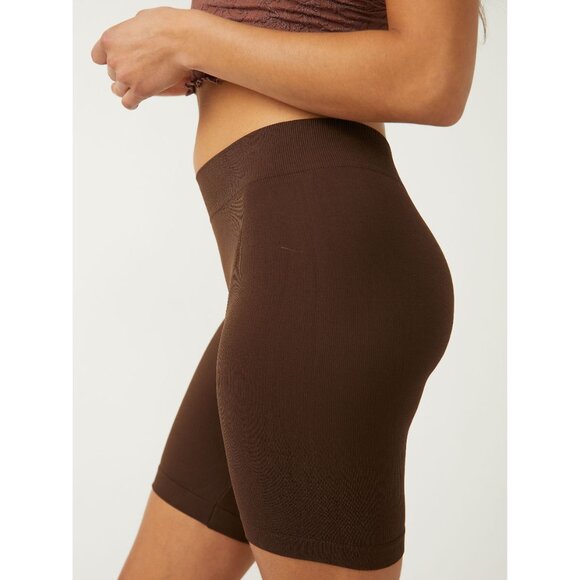 FREE PEOPLE Seamless Bike Short / Chocolate Merlot - Picture 3 of 6